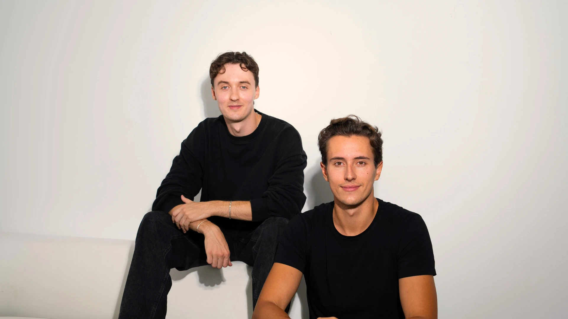Konstantin Raithel und Alexander Graef, Gründer von Unbranded Media